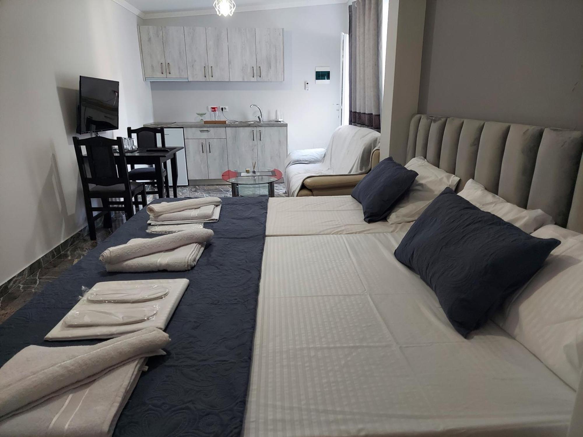 Hotel Fama Shkallnur Exterior photo