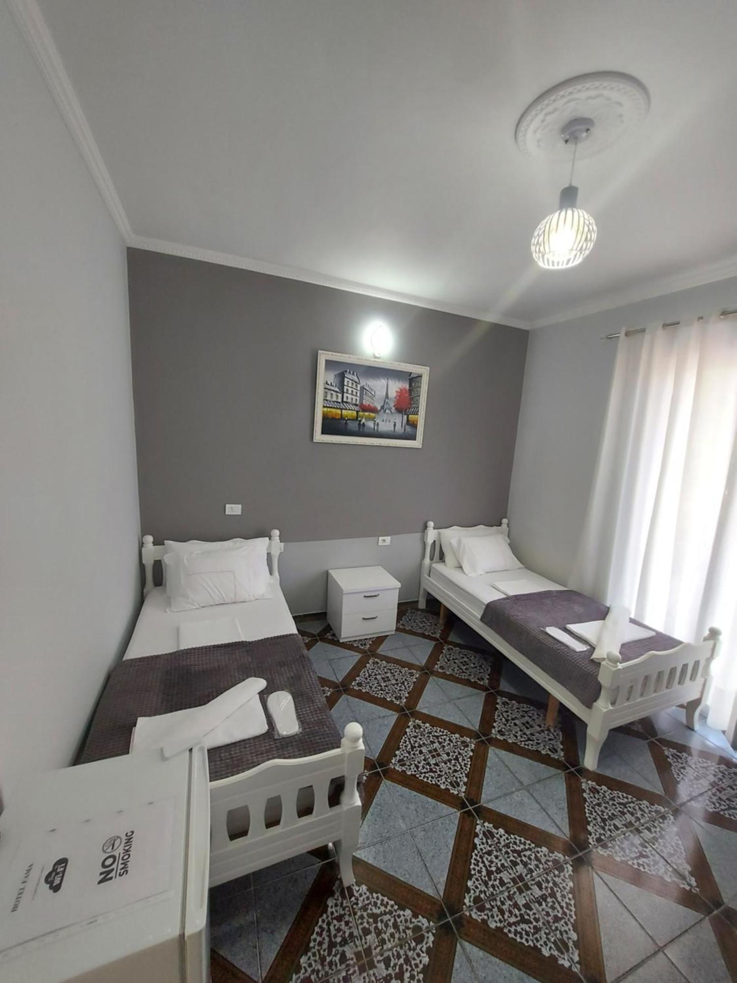 Hotel Fama Shkallnur Exterior photo