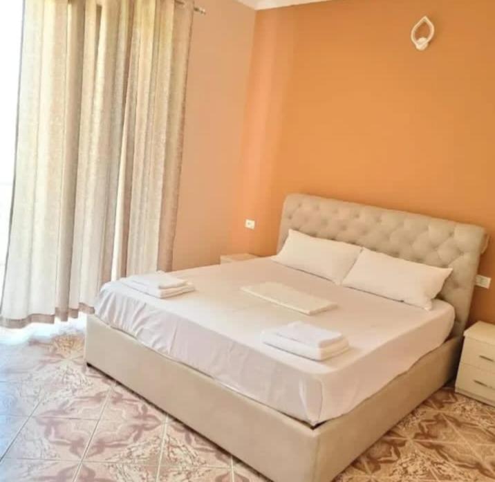 Hotel Fama Shkallnur Exterior photo