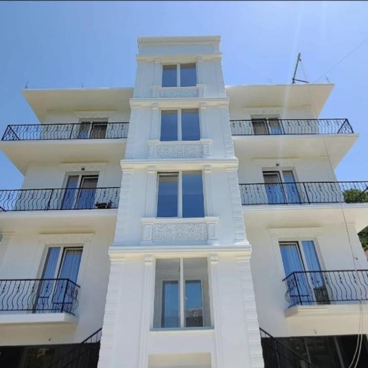 Hotel Fama Shkallnur Exterior photo