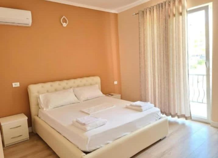 Hotel Fama Shkallnur Exterior photo