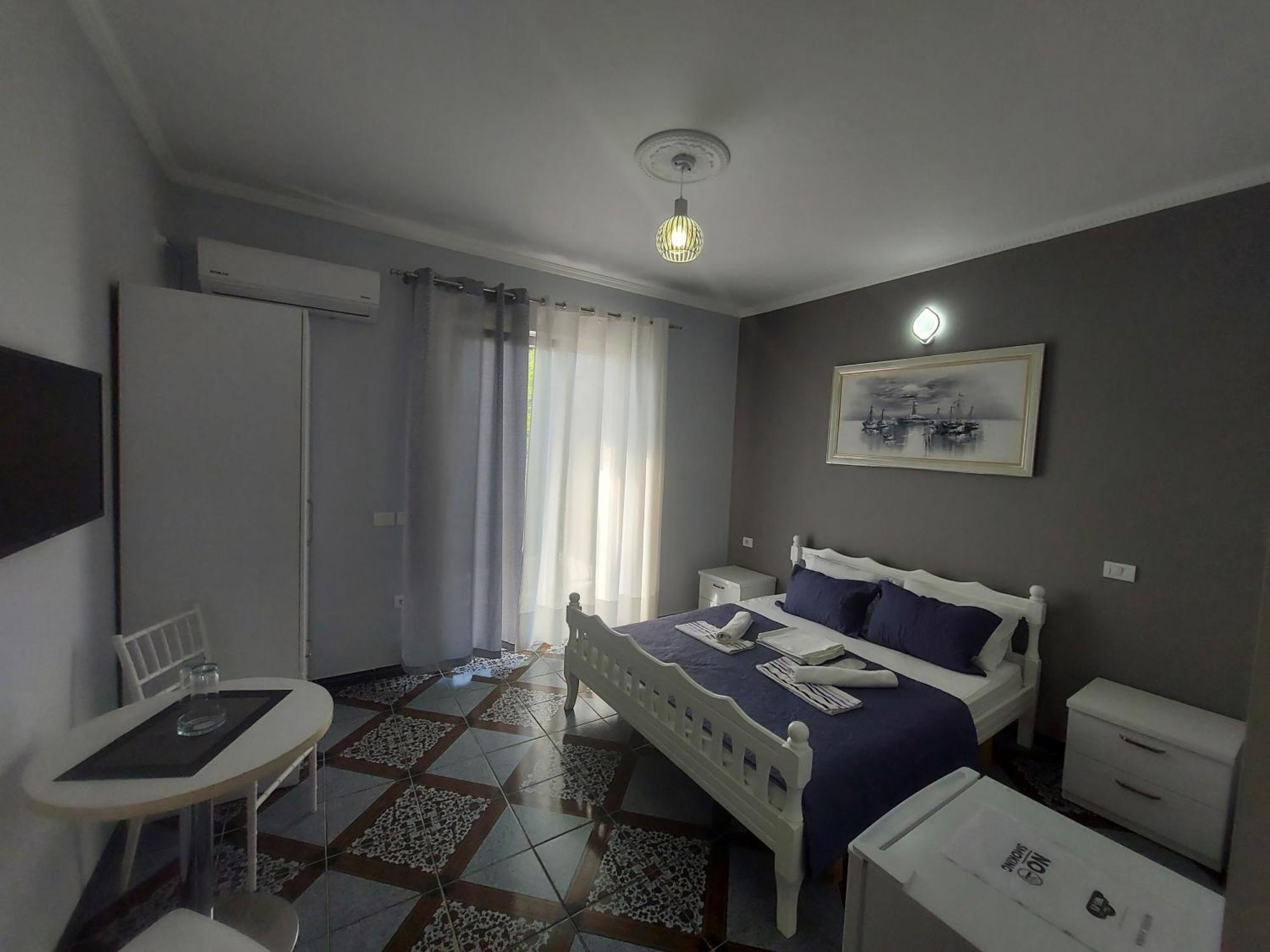 Hotel Fama Shkallnur Exterior photo