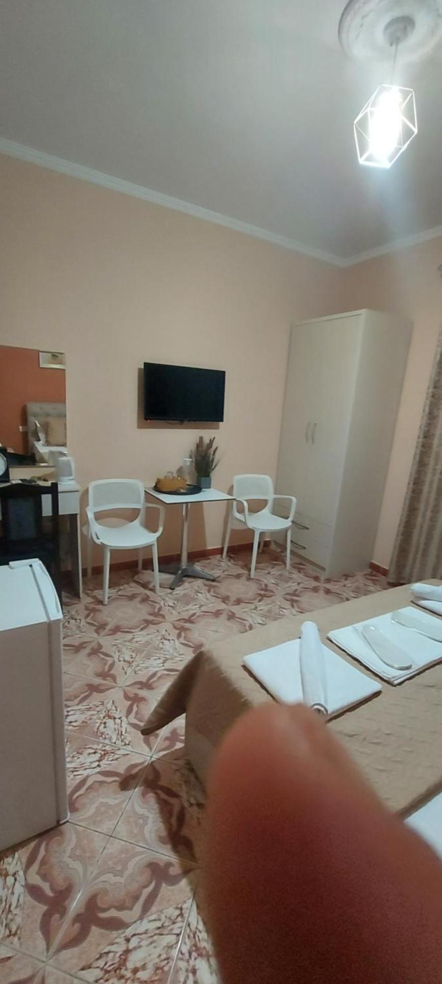 Hotel Fama Shkallnur Exterior photo