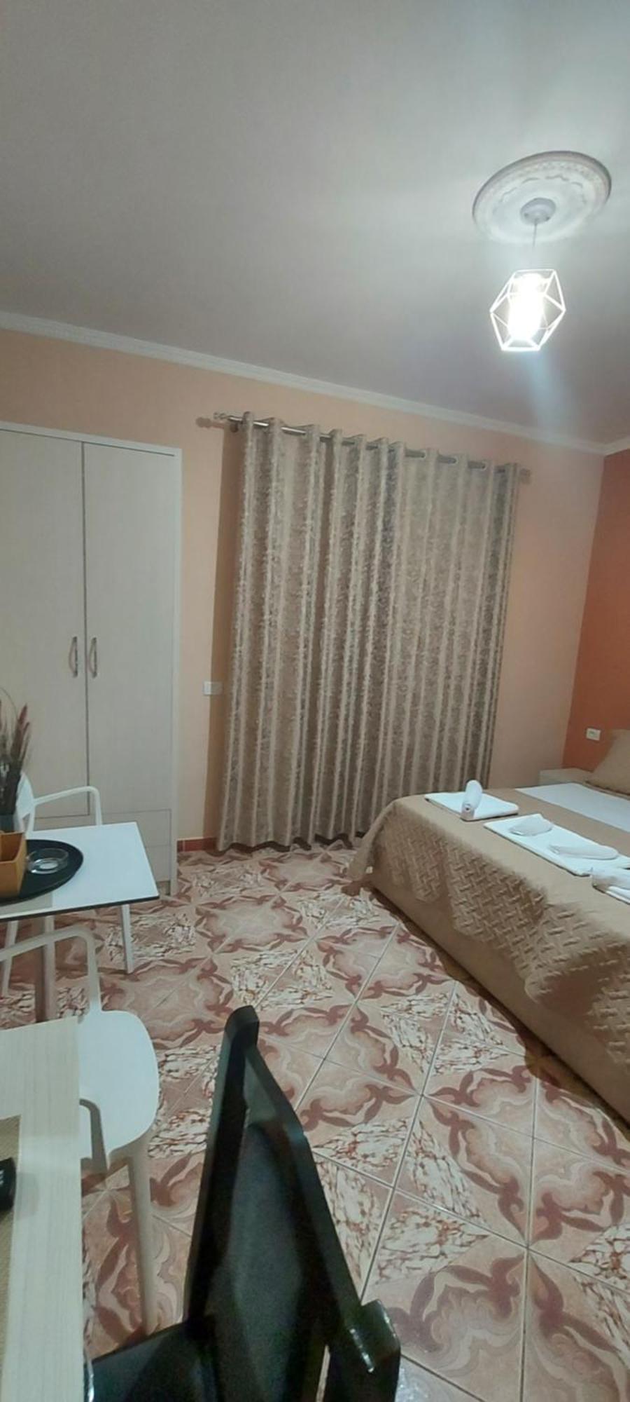 Hotel Fama Shkallnur Exterior photo